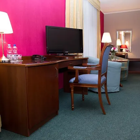 Solei Strzeszyn Hotel 4*